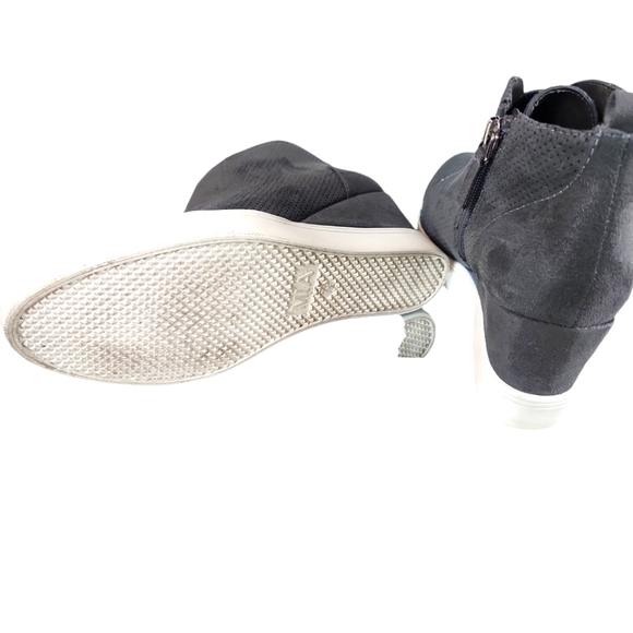 MIA, Women's Gray wedge boots, with zipper, Sz 7 1/2. - Picture 4 of 7